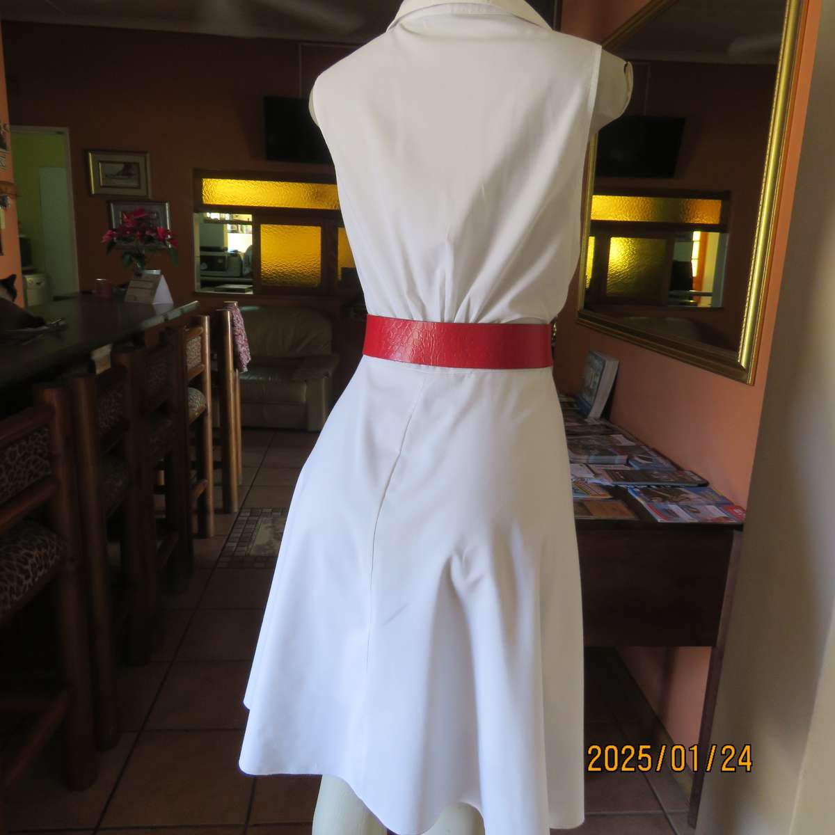 FASHION EXPRESS white polycotton stretch size 42 dress. Button down frilled top.A-line lined bottom.