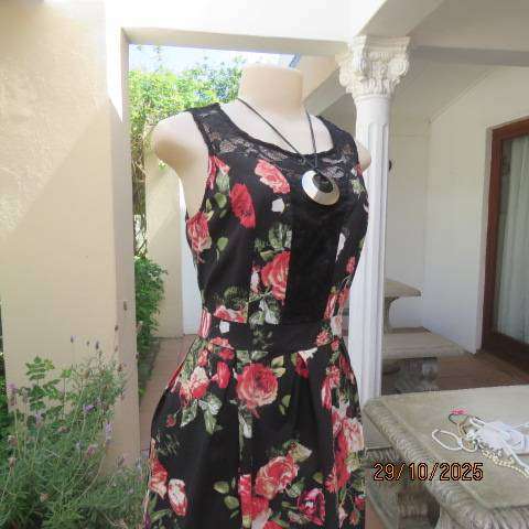 Black crimson-cream floral print on black polycotton dress. Lace inlays. Size 34