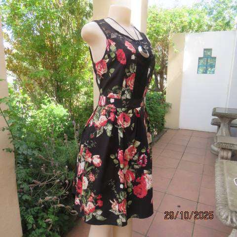 Black crimson-cream floral print on black polycotton dress. Lace inlays. Size 34