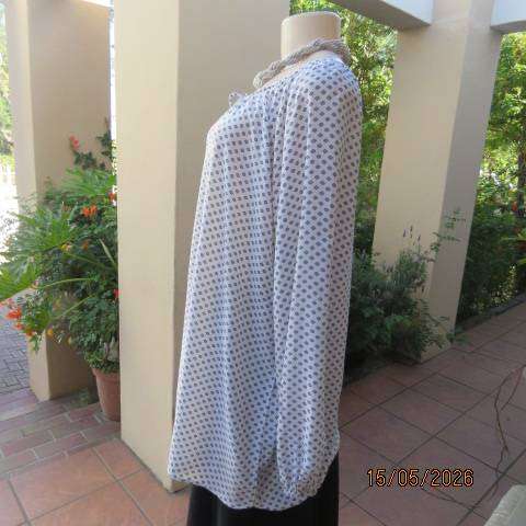 Woolworths white viscose slip-over long sleeve top with tiny black square print, size 40