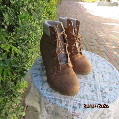 New Look tan suede-look booties with braided front and wedge heels, size 6