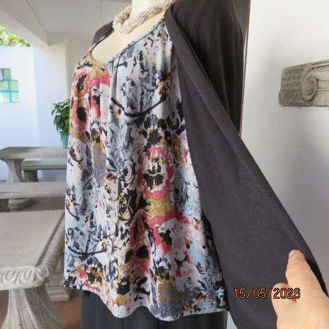 Judy's Pride black polycotton open top with floral print front inlay, size 42