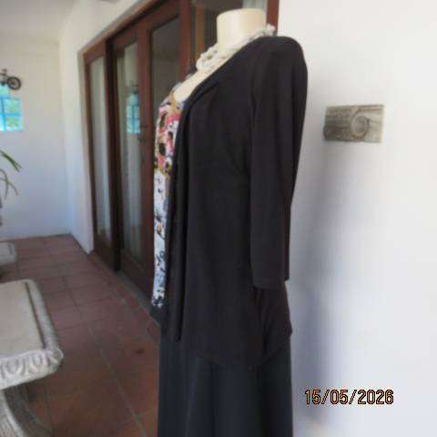 Judy's Pride black polycotton open top with floral print front inlay, size 42