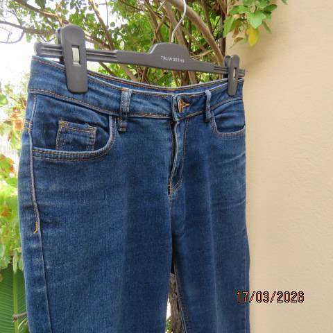 RED blue denim cropped jeans for women, stretch polycotton, size 30-32