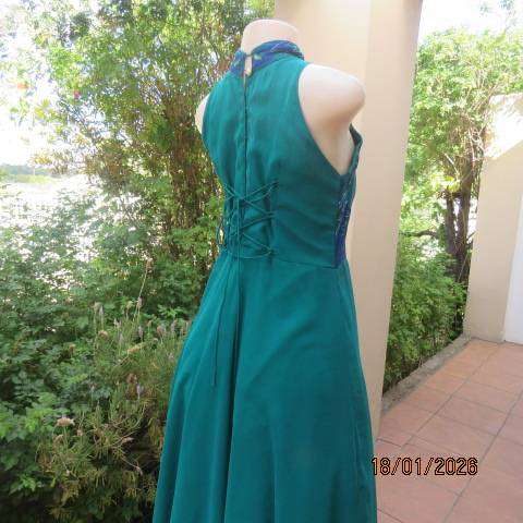 PLEZER from Mumbai jade green 3 pc outfit in sheer polyester.Luxury embellishment. Size 34.