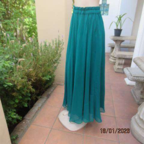 PLEZER from Mumbai jade green 3 pc outfit in sheer polyester.Luxury embellishment. Size 34.