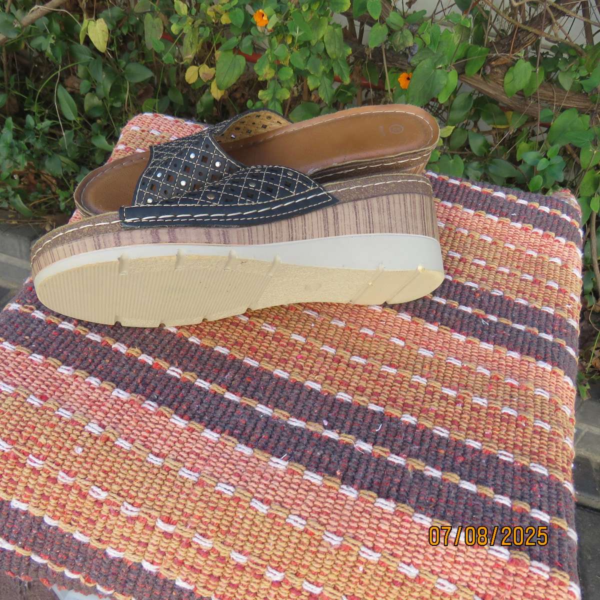 Turtles Wedge Sandals size 8.