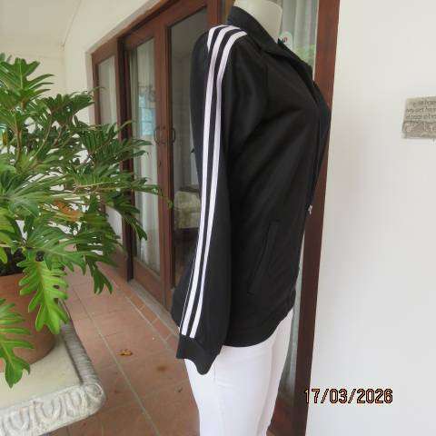 ADIDAS black zip-up jacket with long raglan sleeves and collar, size 32-34
