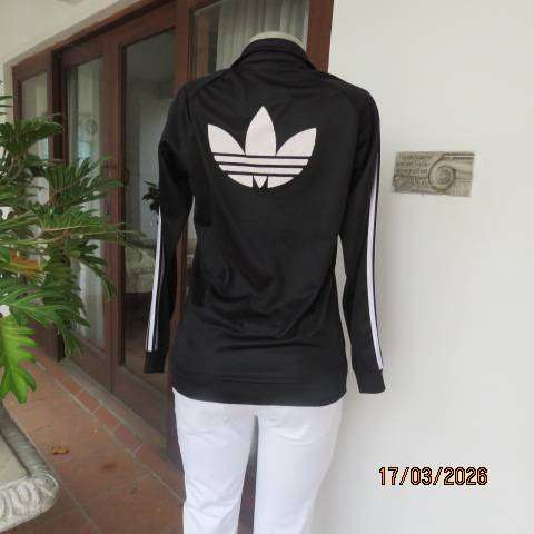 ADIDAS black zip-up jacket with long raglan sleeves and collar, size 32-34