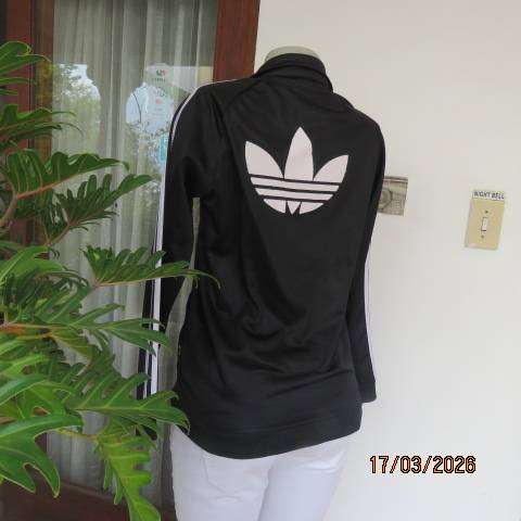 ADIDAS black zip-up jacket with long raglan sleeves and collar, size 32-34