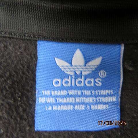 ADIDAS black zip-up jacket with long raglan sleeves and collar, size 32-34