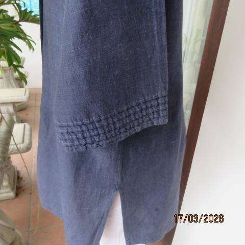 WOOLWORTHS gunmetal blue short sleeve button-down shirt in ramie-cotton blend, size 44