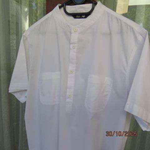 Men's white modern cotton short sleeve shirt with banded collar. Size XXL