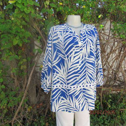 MILADY'S white and blue leaf pattern slip-over viscose top with banded V neckline, size 44-46