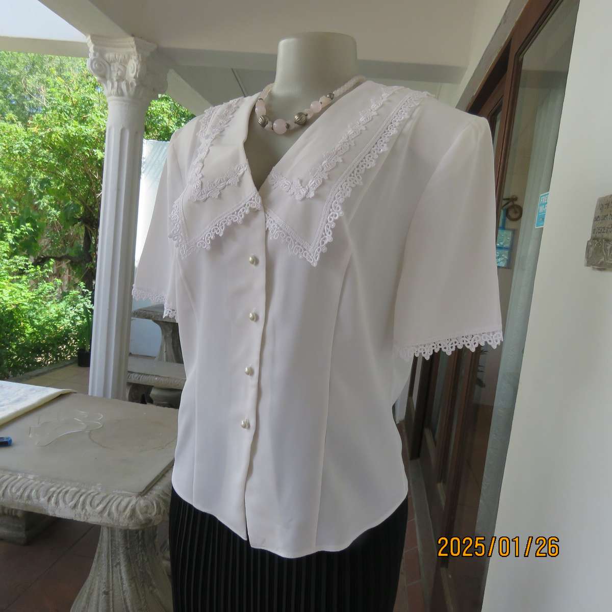 WOOLWORTHS white tailored short sleeve 100% polyester top with pretty lace decorated collar.Size 40