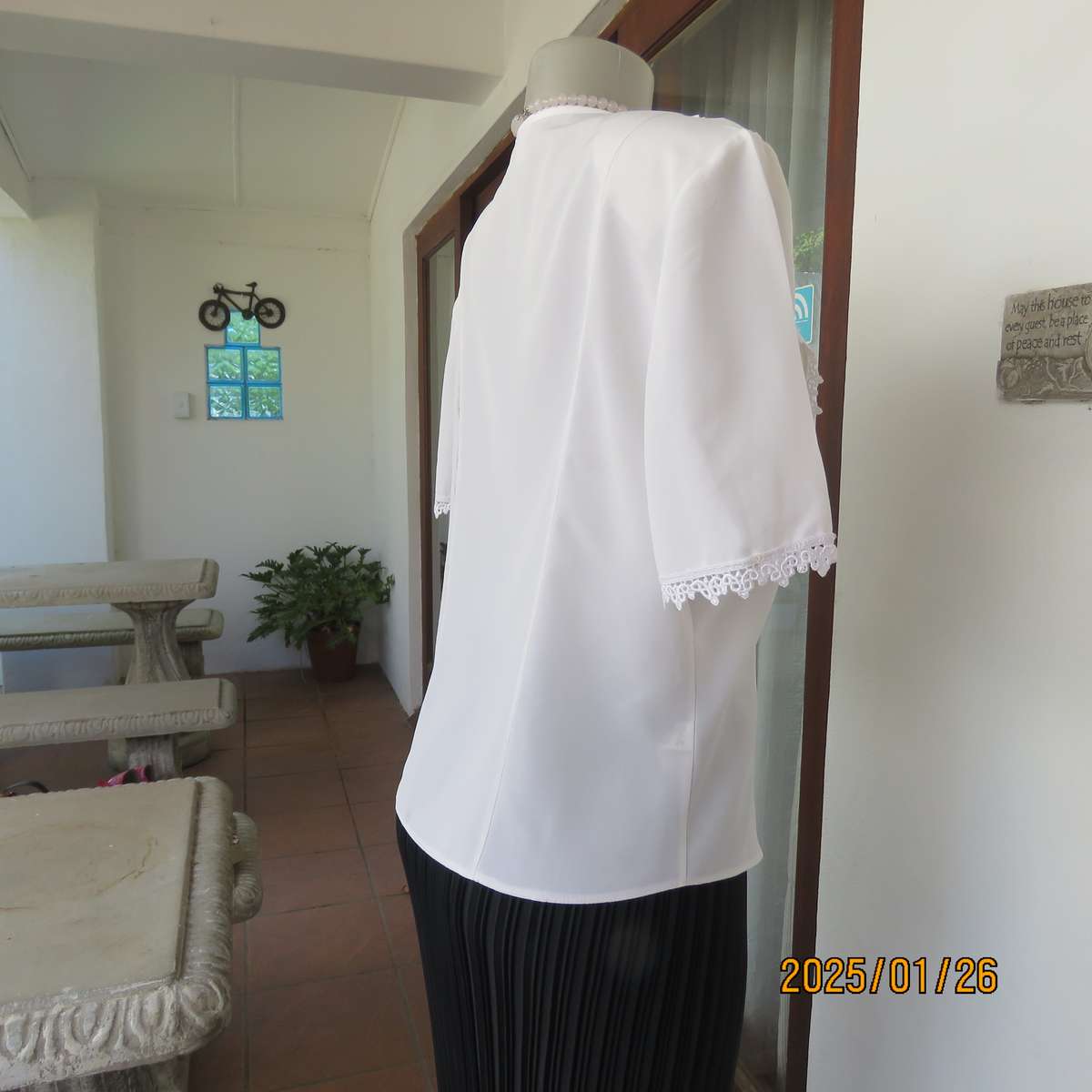 WOOLWORTHS white tailored short sleeve 100% polyester top with pretty lace decorated collar.Size 40