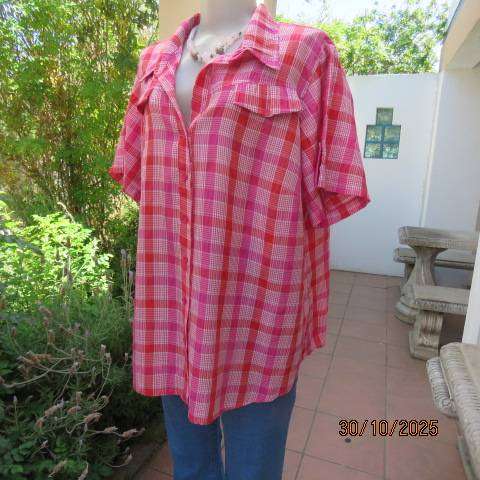Pink-white and red check short sleeve button down top with silver thread. Size 48