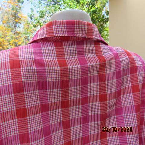 Pink-white and red check short sleeve button down top with silver thread. Size 48