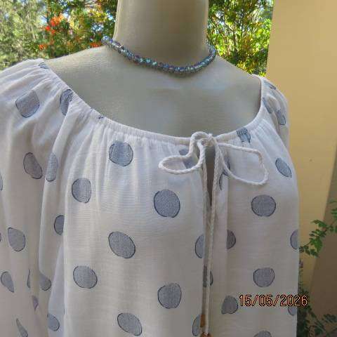 QUEENSPARK white viscose-nylon top with pale blue polka dots, size 42