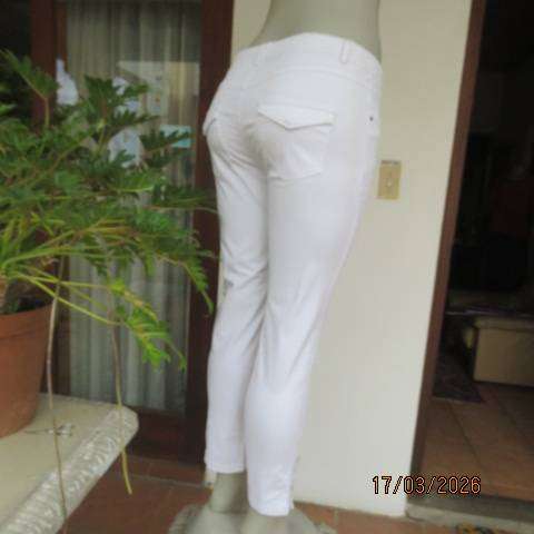 CAMAIEU white cotton stretch skinny pants with perfect fit. size 32