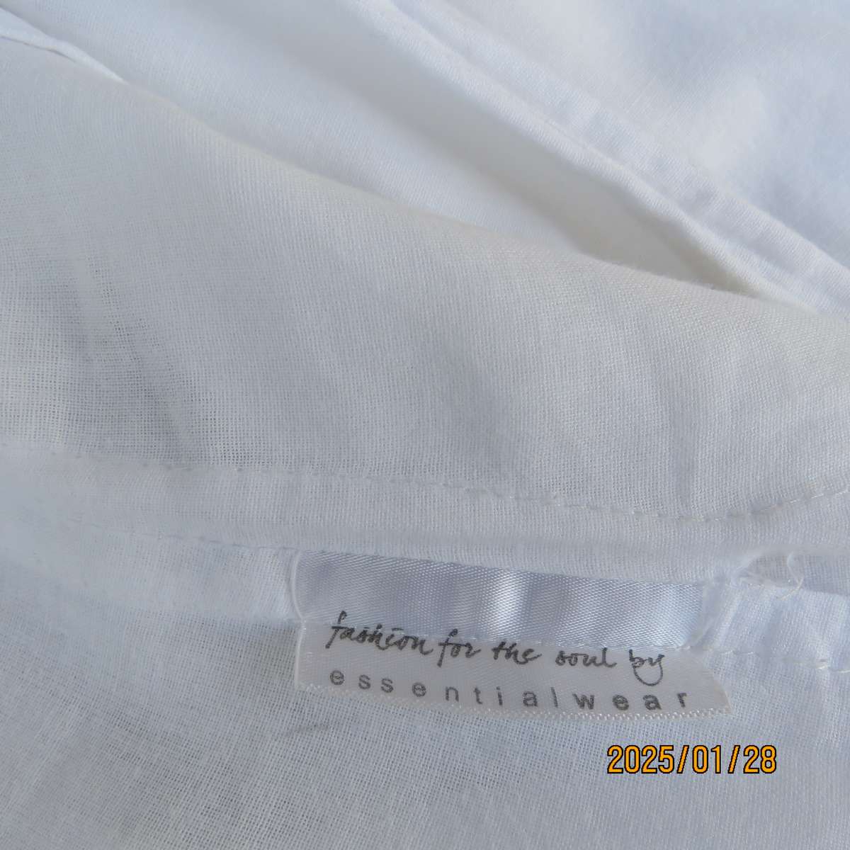 Snow white ESSENTIAL wear slip over long sleeve fine cotton top. V neck with collar. Size 35. As new