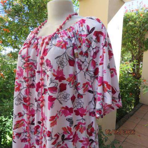 MILADYS long white polyester stretch top with pink-red flowers and butterflies, size 46-48
