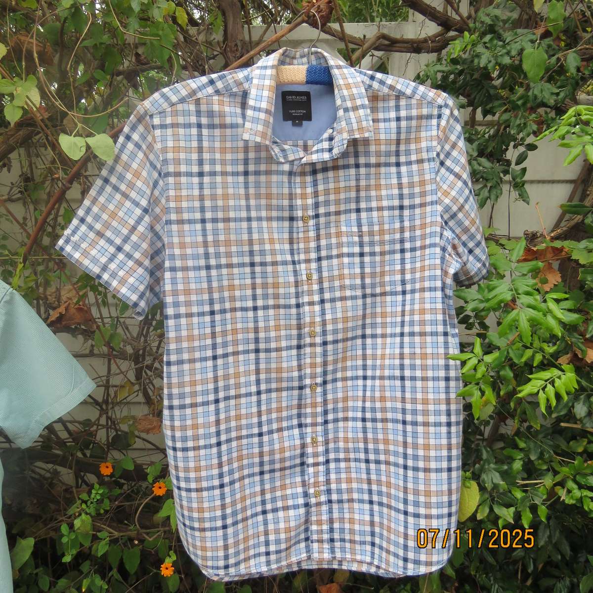 DAVID JONES men's pure cotton blue-tan-white check short sleeve shirt. Size M