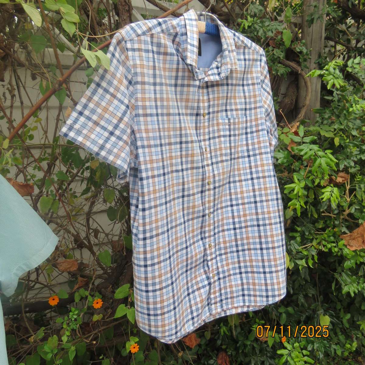 DAVID JONES men's pure cotton blue-tan-white check short sleeve shirt. Size M