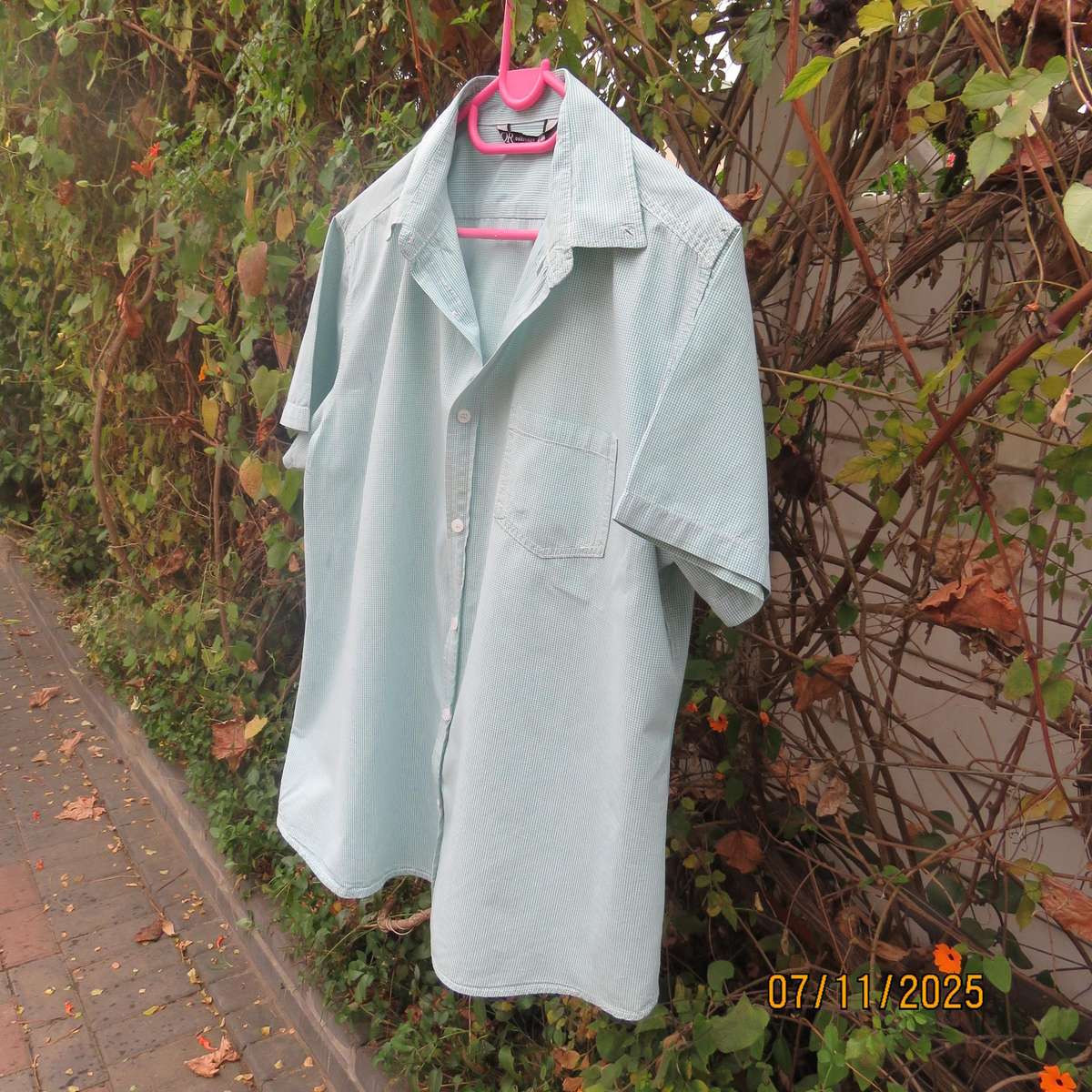 Pure cotton white-green tiny check pattern men's shirt size Medium. One pocket