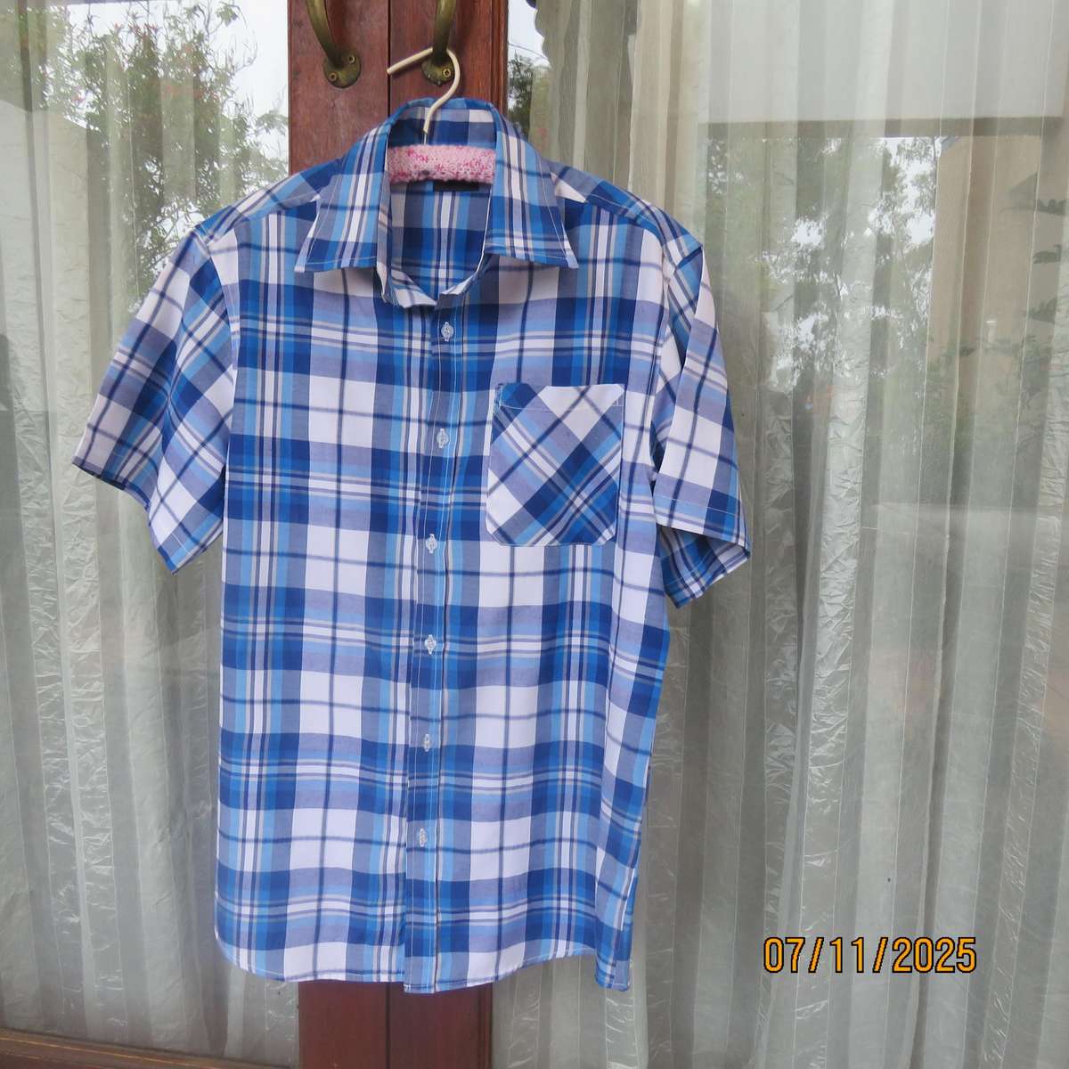 Blue-white check short sleeve casual men's polycotton shirt. Size S. Chest 104cm