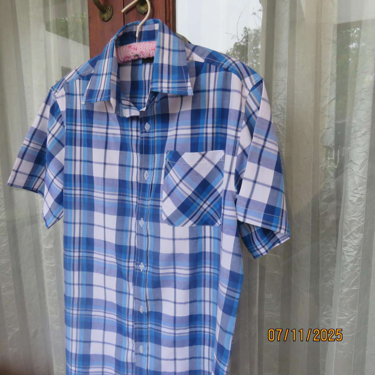 Blue-white check short sleeve casual men's polycotton shirt. Size S. Chest 104cm