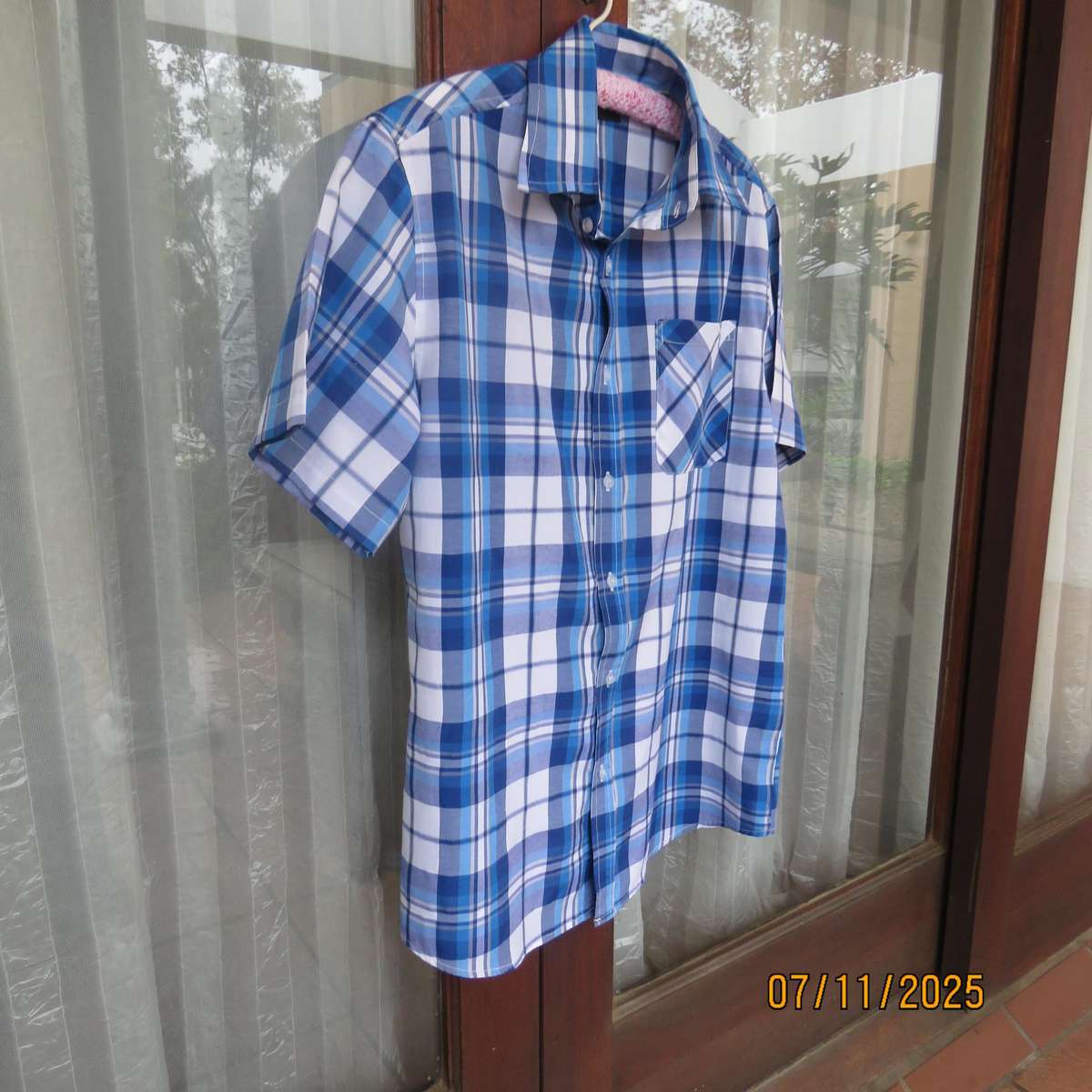 Blue-white check short sleeve casual men's polycotton shirt. Size S. Chest 104cm