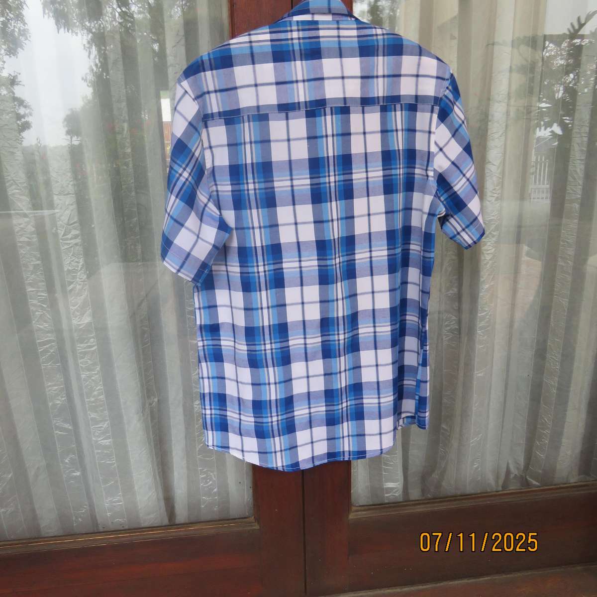 Blue-white check short sleeve casual men's polycotton shirt. Size S. Chest 104cm
