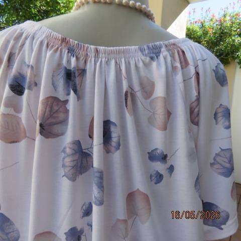 MILADYS white stretch polyester long top with blue and peach-beige leaf print, size 48