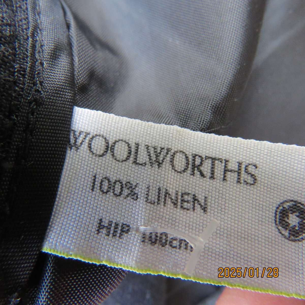 Slate black 100% linen straight legged pants size 36. By STUDIO W. Pockets sides. As new cond.