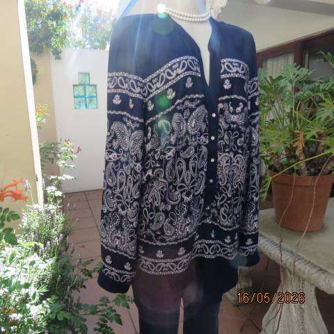 Donna Claire navy rayon long sleeve top with white bohemian print, size 40