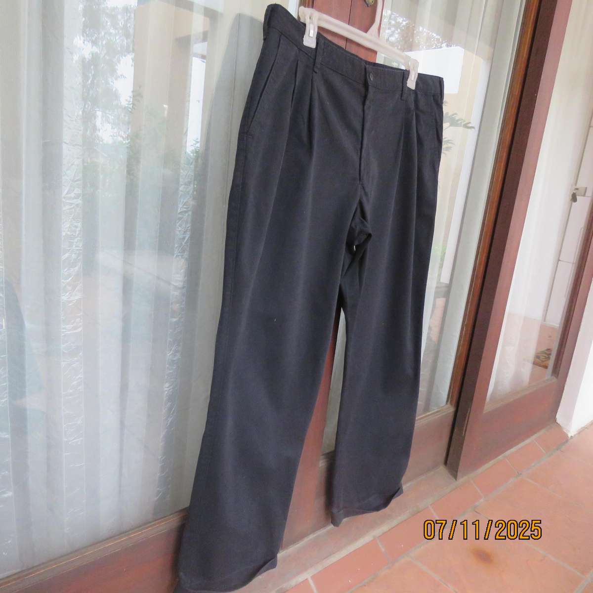 WOOLWORTHS very black pure cotton chino men's pants size 42.