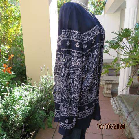 Donna Claire navy rayon long sleeve top with white bohemian print, size 40