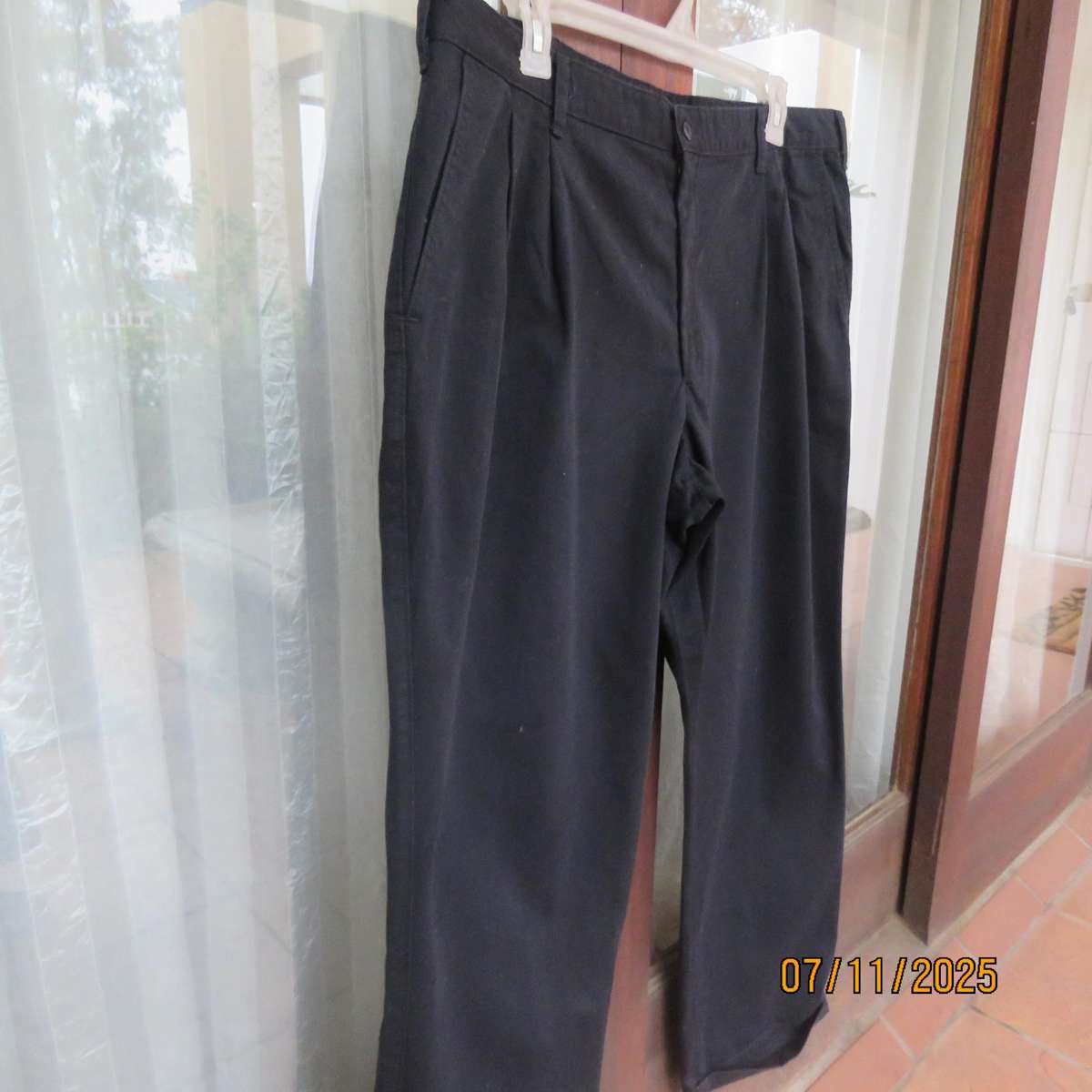WOOLWORTHS very black pure cotton chino men's pants size 42.