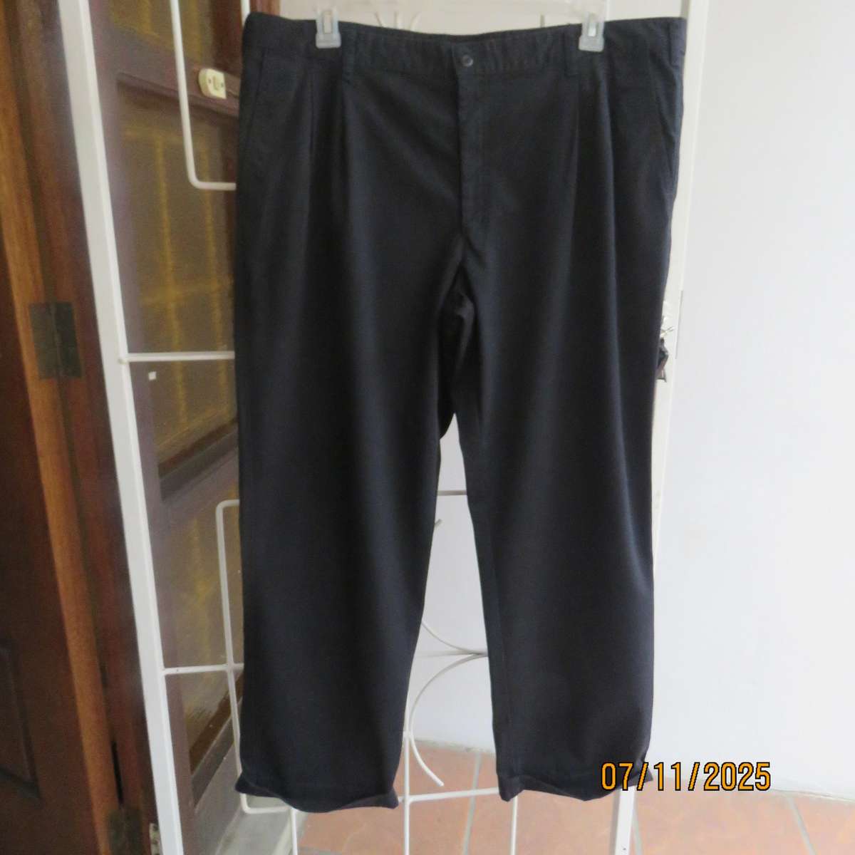 WOOLWORTHS very black pure cotton chino men's pants size 42.