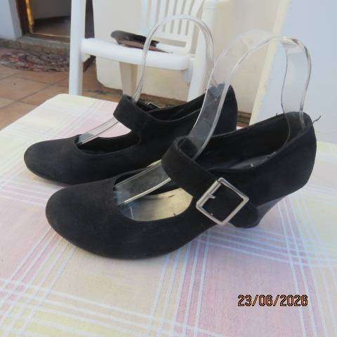 LILLEY black suede look shoes women size 6 with rounded fronts and wide strap