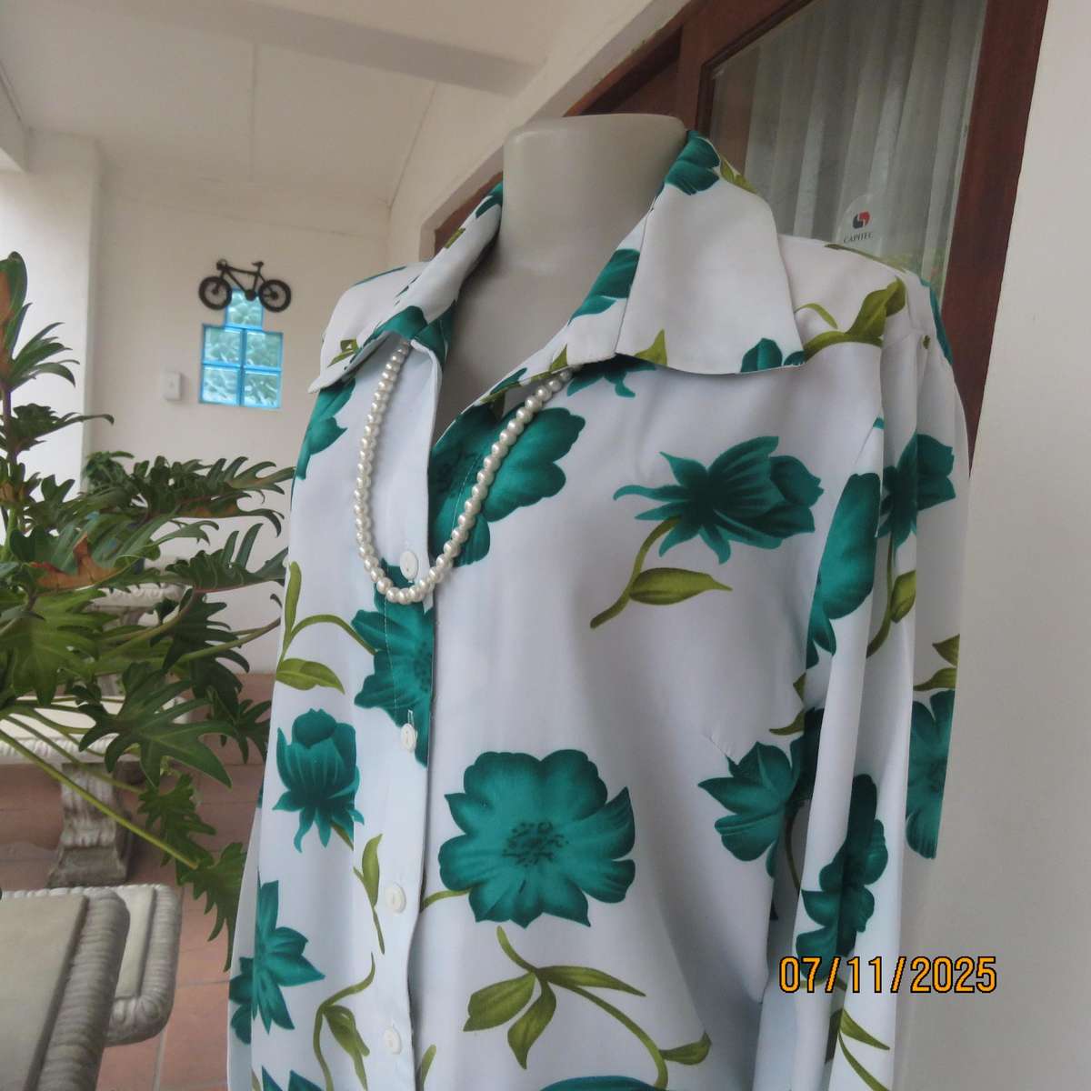 FULIDE soft viscose-polyester white long sleeve top. Jade-green floral print. Size 44