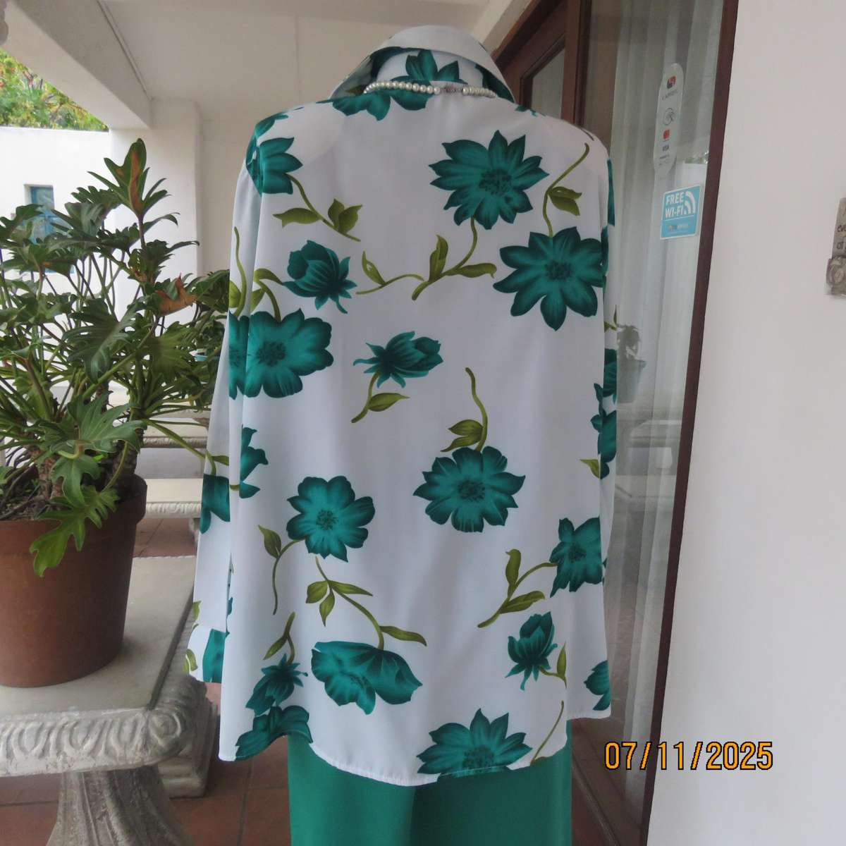 FULIDE soft viscose-polyester white long sleeve top. Jade-green floral print. Size 44