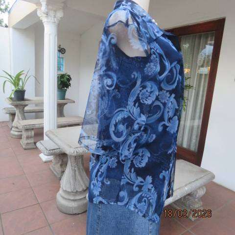 MAX GIRL navy floral print short sleeve sheer top size 36