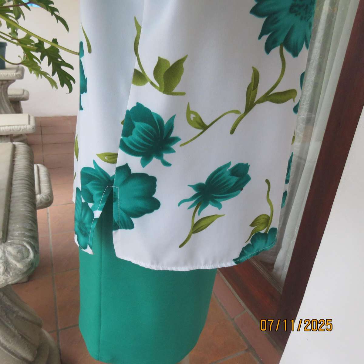 FULIDE soft viscose-polyester white long sleeve top. Jade-green floral print. Size 44