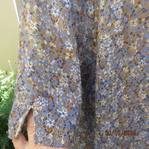 WOOLWORTHS polyester short sleeve light brown with tiny blue-white floral print top. Size 48