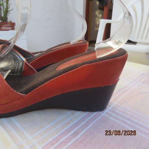 TRUWORTS rust colour wedge heel sandals with open toe and wide band, size 8