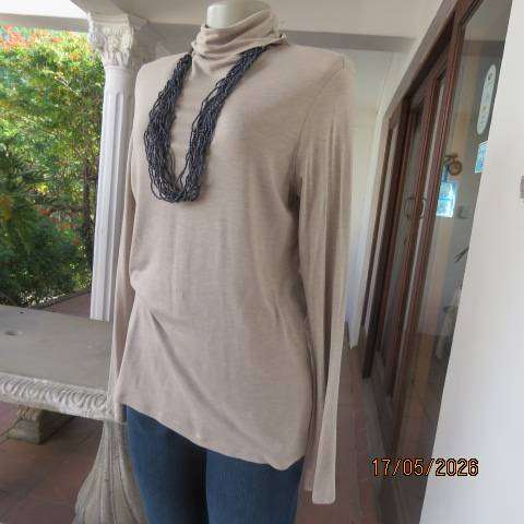 Exact beige soft viscose-acrylic stretch long sleeve poloneck top size 36