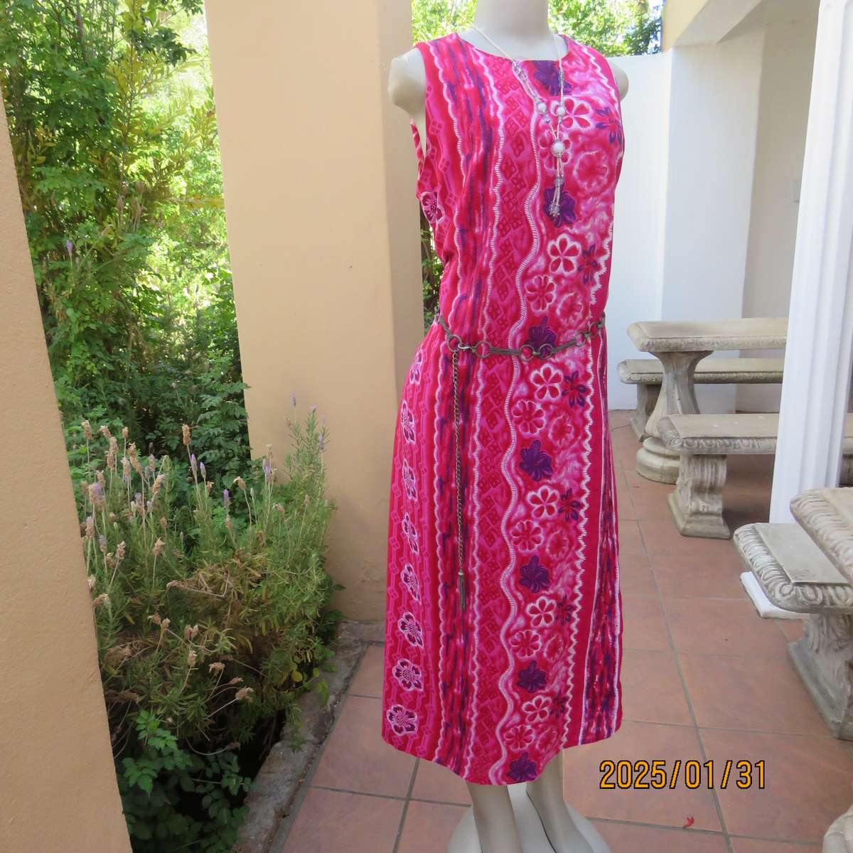 H2O colourful 100% viscose ankle length slip over dress in red-white-pink pattern lines.Size 40.