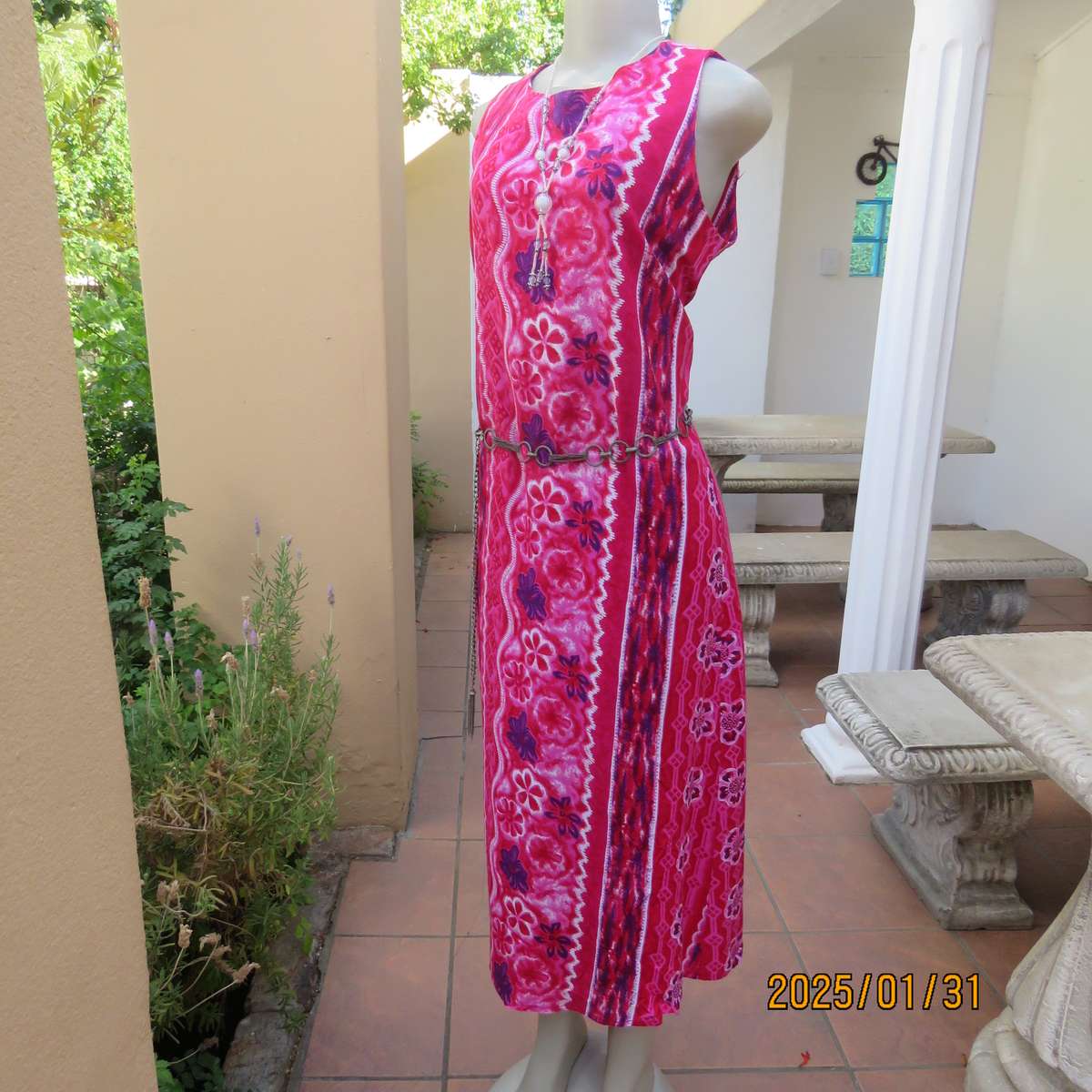 H2O colourful 100% viscose ankle length slip over dress in red-white-pink pattern lines.Size 40.